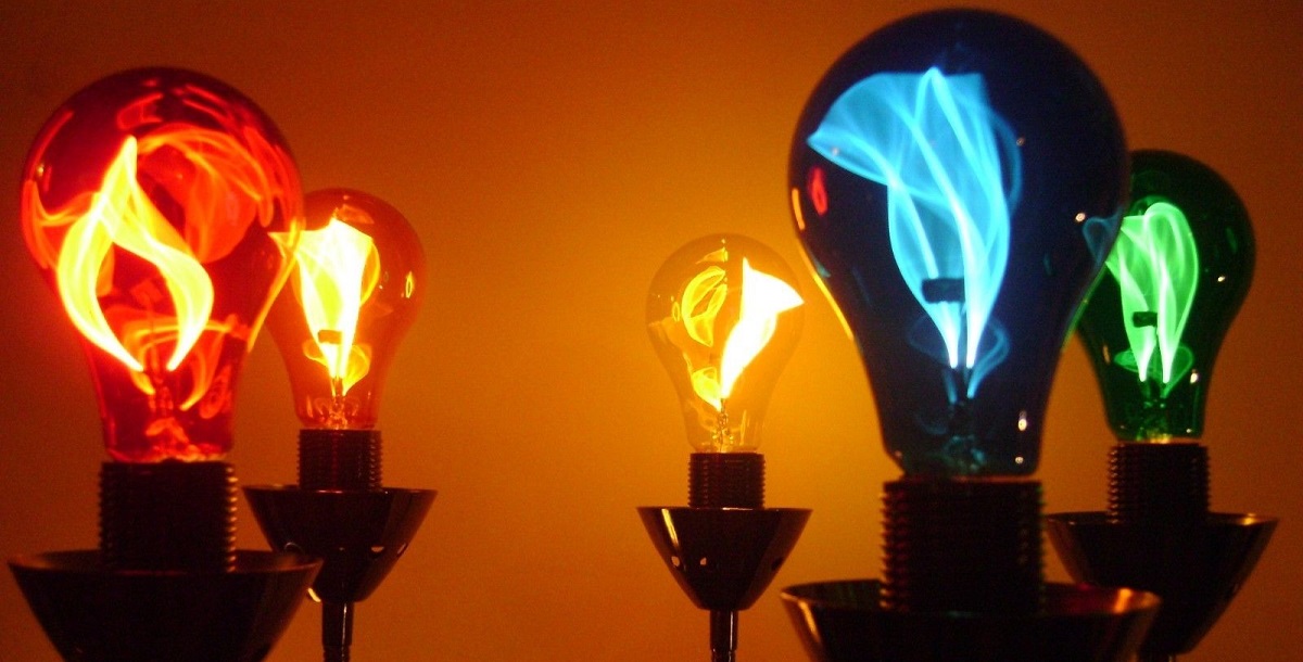 colored bulbs2.jpg